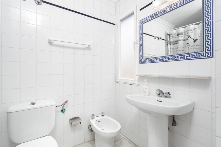 Bathroom 3, Hostal Alicia, Málaga