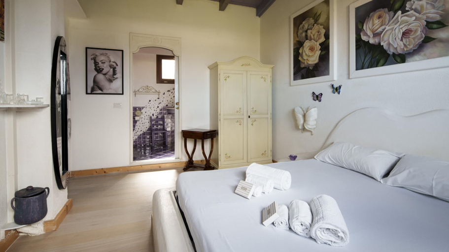 Room 2, Armonia Tanaunella - With Terrace Near the Beach, Nuoro