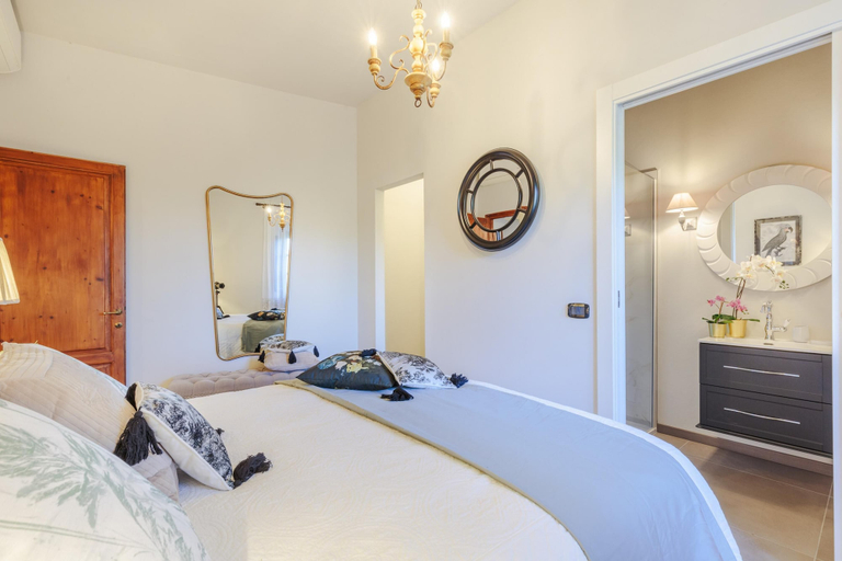 Room 3, Amore Farmhouse Retreat, Lucca