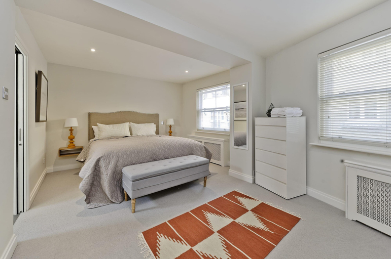 Bedroom 2, Sweet Marble Arch 2 Bedroom Mews House, London