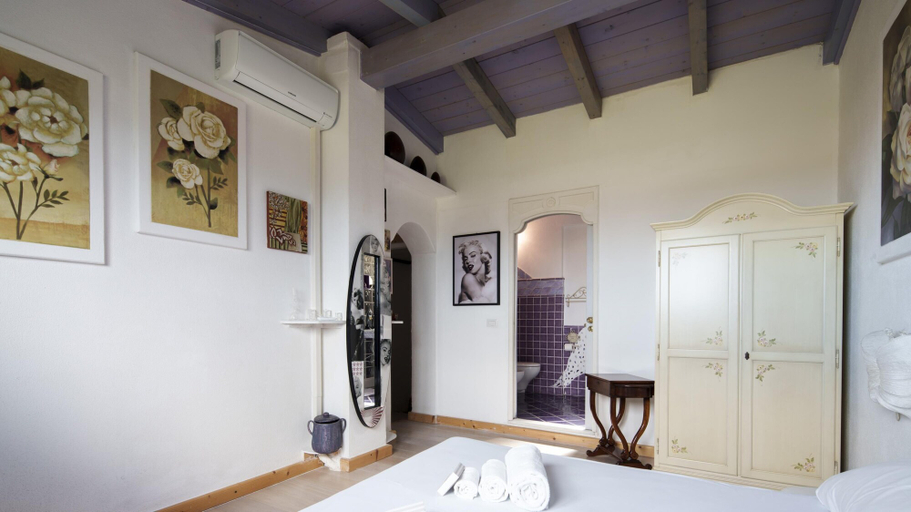 Room 4, Armonia Tanaunella - With Terrace Near the Beach, Nuoro