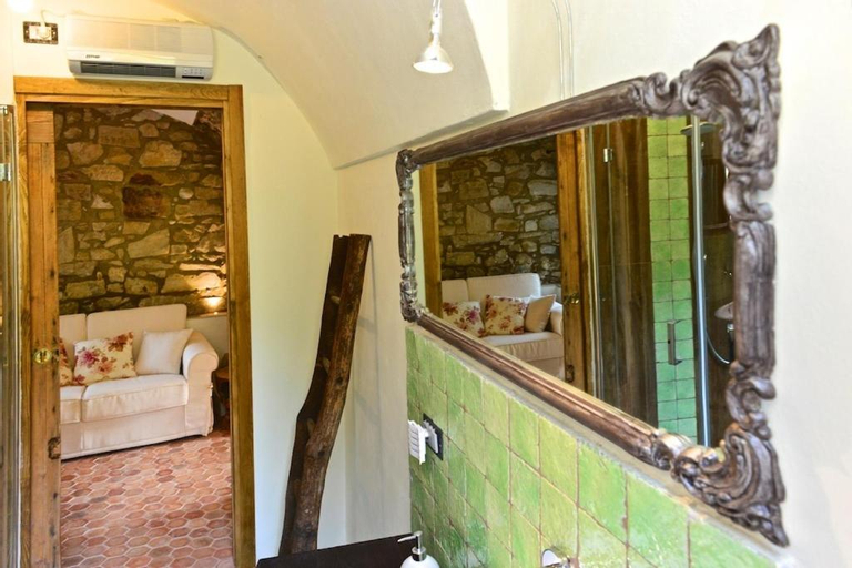 Others 4, Agriturismo C'era Una Volta, Imperia