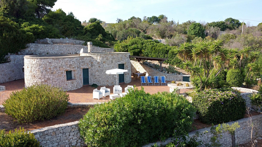 Room 2, Villa Agapanto - Trullo Anthos con Vista Mare e Giardino Privato, Lecce