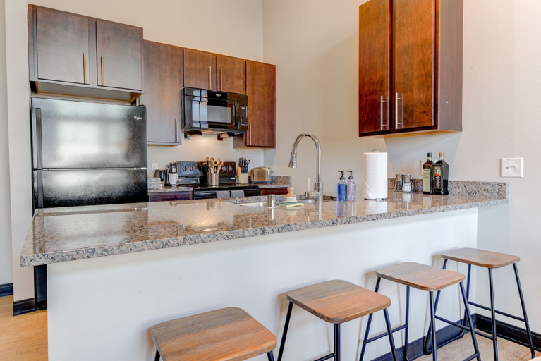 Room 5, Milwaukee Charming 1BD 1BA Downtown Apartment, Milwaukee
