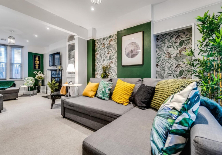 Others 5, Central Pier Place - Large Group House Sleeps up to 16, Brighton and Hove