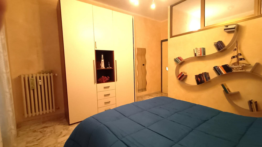 Room 4, Europa 34 in Diano Marina, Imperia