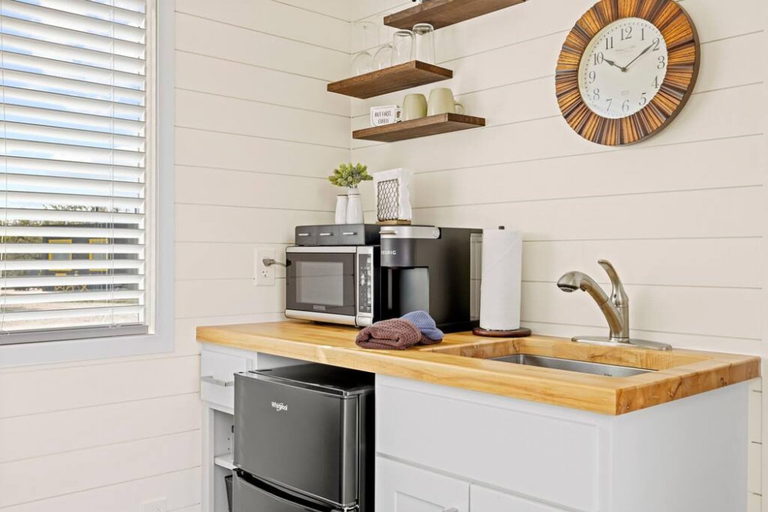 Room 2, New The Sunset Luxury Container Home, Gillespie