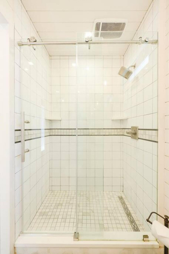 Bathroom 3, New Luxury Shipping Container, McLennan