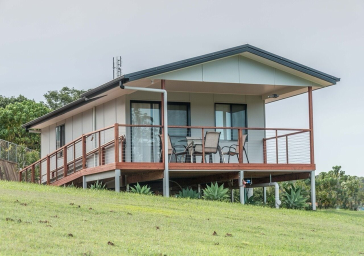 Exterior 2