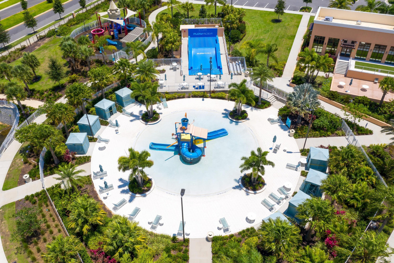 Room 5, Luxury Town Home With Splash Pool in Solara Resort, Osceola