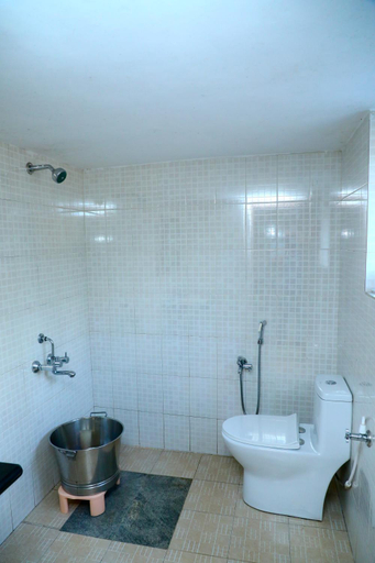 Bathroom 2, GREEN INN, Hassan