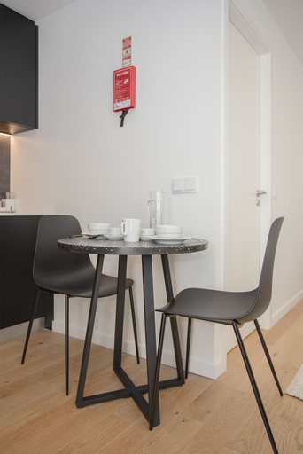Others 5, NAX Apartment F by Liiiving, Porto