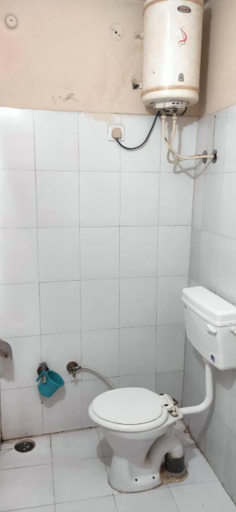 Bathroom 5, Vamoose Balaji Inn, Hoshangabad