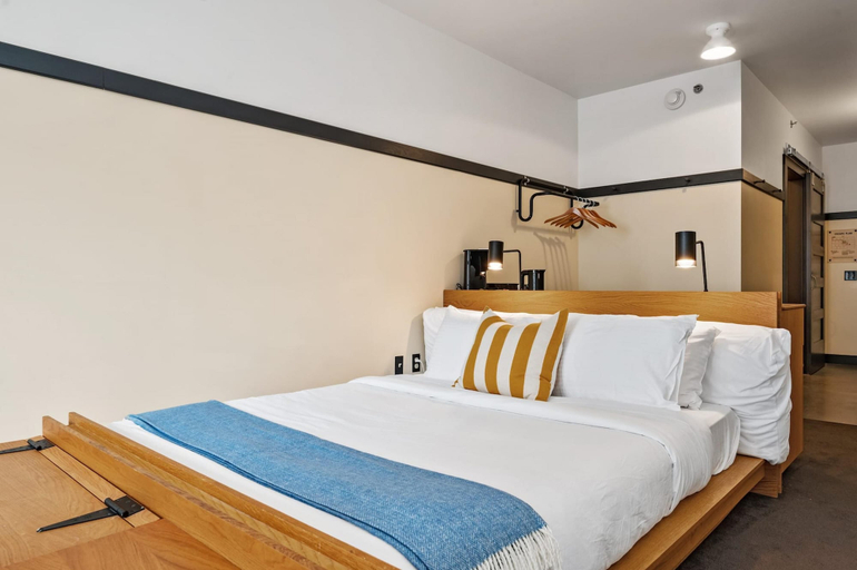Room 5, Kasa Enjoy Local Dining in East Liberty The Maverick, Allegheny
