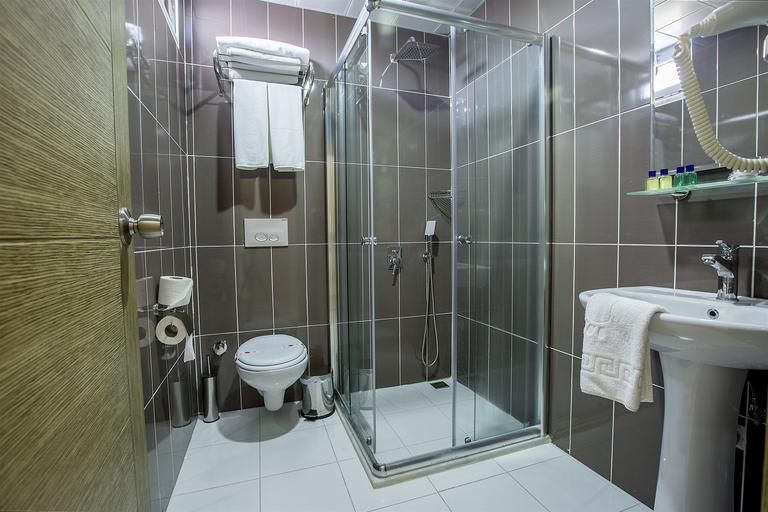 Bathroom 5, Arsi Enfi City Beach Hotel, Alanya