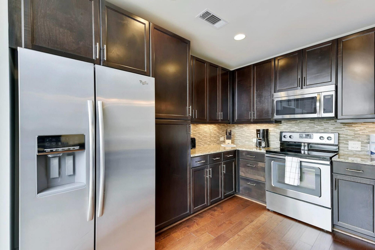 Room 5, Austin Central 2BD 2BA Apartment, Travis