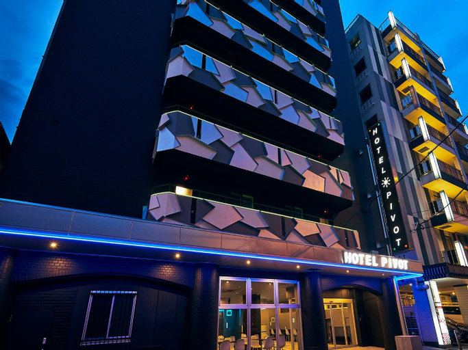 Exterior & Views 27