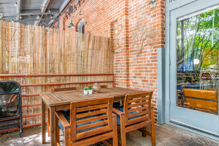 Room 5, 100 Year-old Historic Brick 2BR Loft Large Patio2, Durham