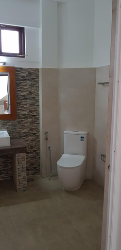 Bathroom 2, Fairview Residence, K.F.G. & G. Korale