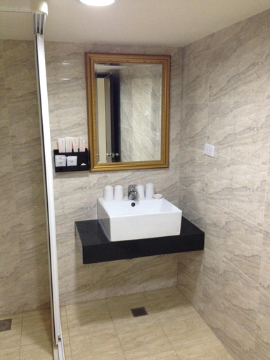 Bathroom 3, Big Bear Hotel, Kaohsiung