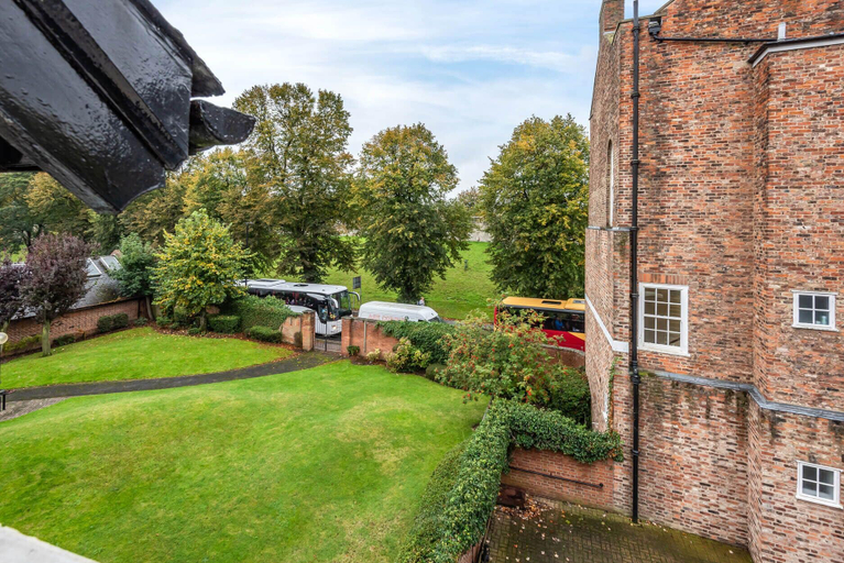 Others 4, Host Stay Feversham House, York