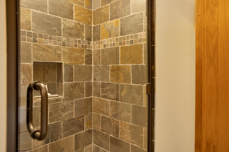 Bathroom 3, Silver TIP Chalet #2141, San Bernardino