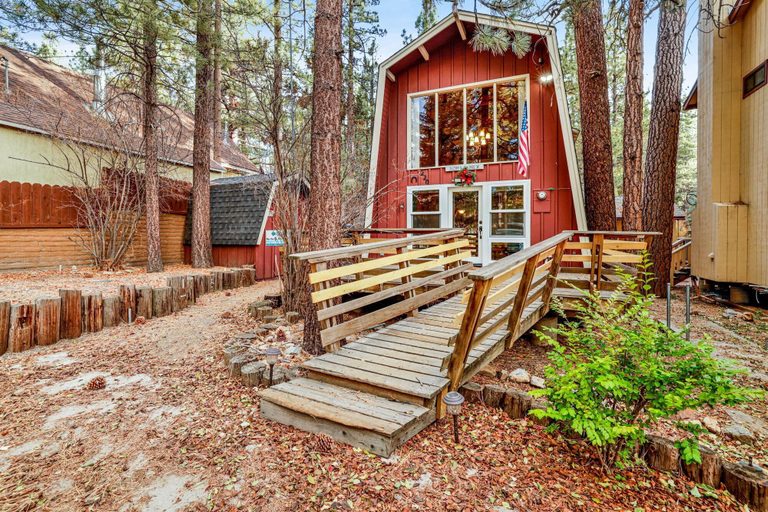 Exterior & Views 2, Mountain Pines Cottage #2349, San Bernardino