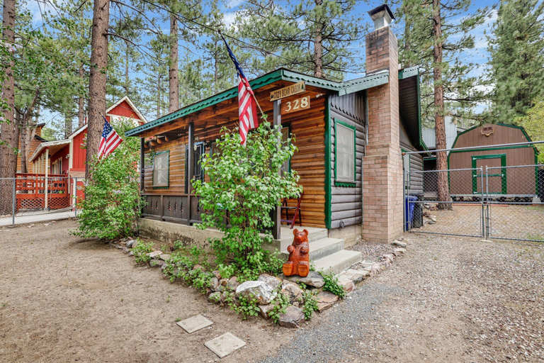 Exterior & Views 2, Cozy Bear Cabin #2295, San Bernardino