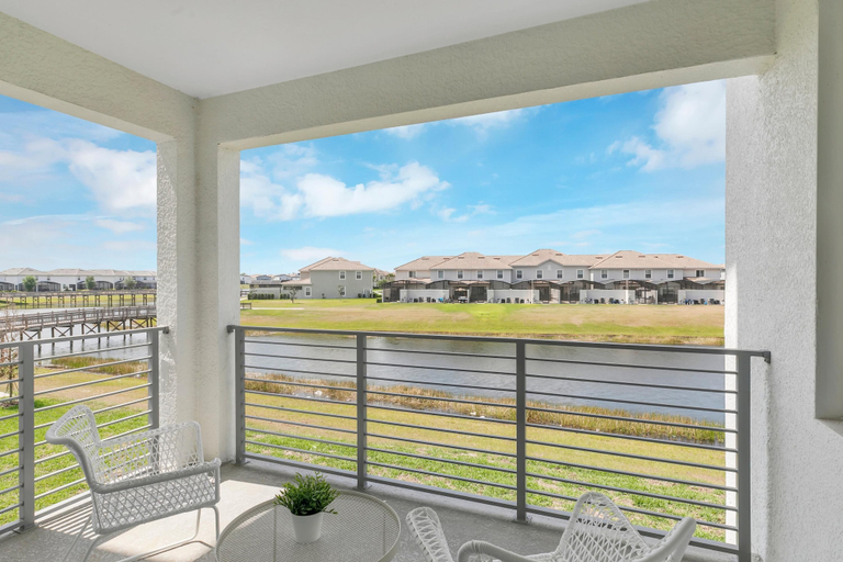 Room 1, Dreamy Condo at Storey Lake Stl112, Osceola