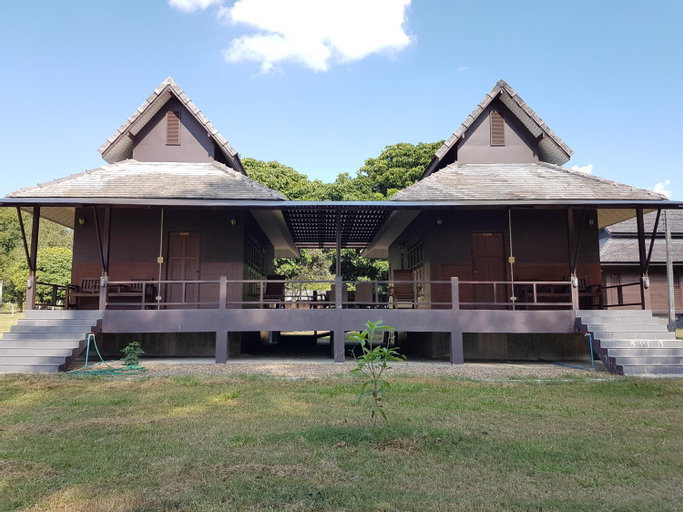 Exterior 6