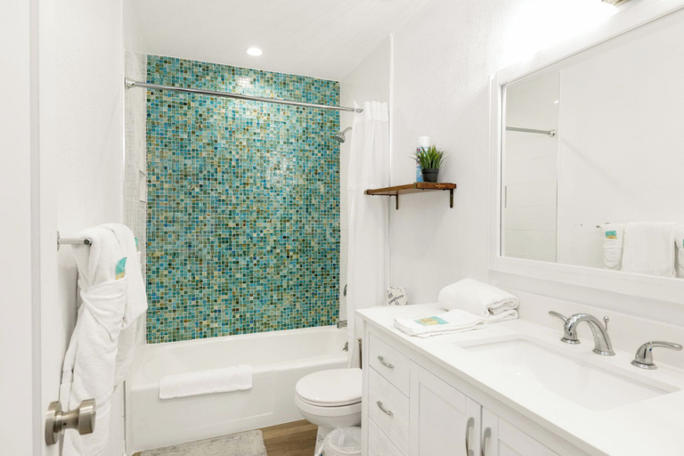 Bathroom 4, Summit Vellucci #744, San Bernardino
