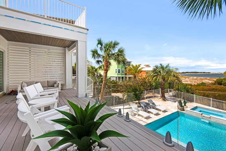 Sport & Beauty 4, What-a-beach, Escambia