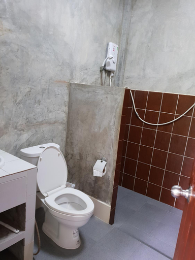 Bathroom 14