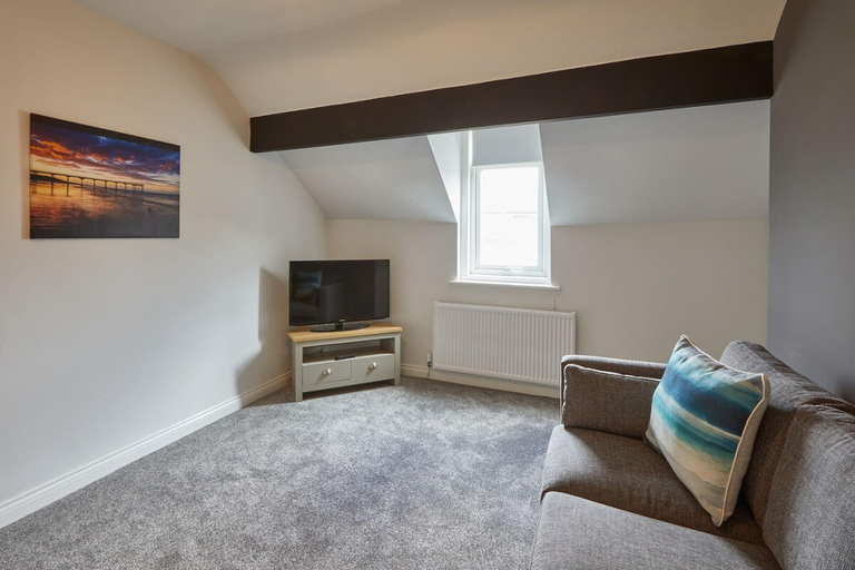 Others 5, Host Stay Emerald Hideaway, Redcar and Cleveland