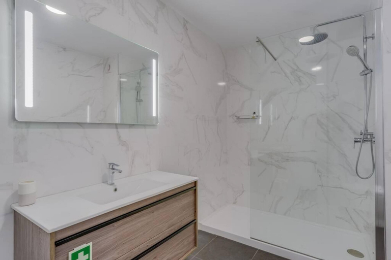 Bathroom 5, Villa Winter APT 1 in Funchal, Funchal