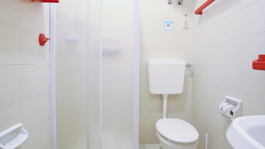 Bathroom 5, Piazza Campidoglio 5, Como
