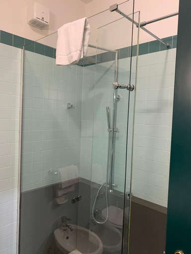 Bathroom 15
