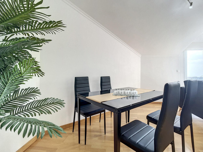 Others 4, Desert Island Apartment, Santa Cruz