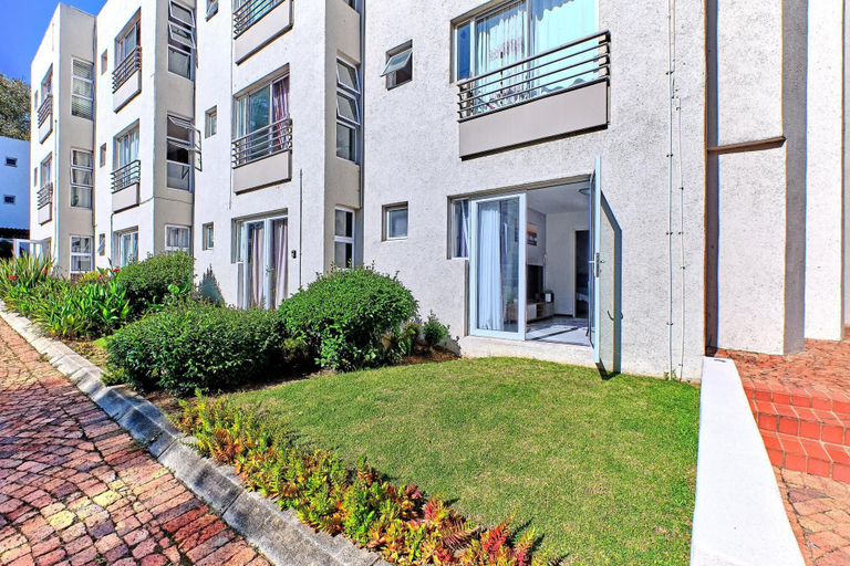 Room 4, One Bed Unit in Prime Sandton- 2139, City of Johannesburg