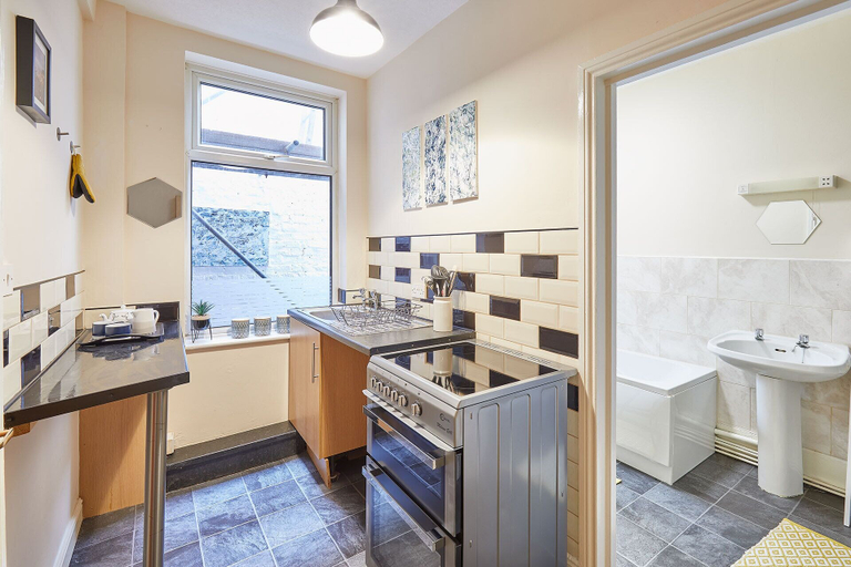 Private kitchen, Host Stay Ocean Breeze, North Yorkshire