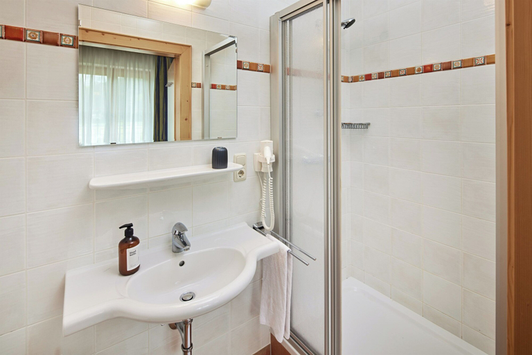 Bathroom 4, Hotel Gasthof Siggen, Zell am See