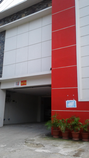 Exterior & Views 12
