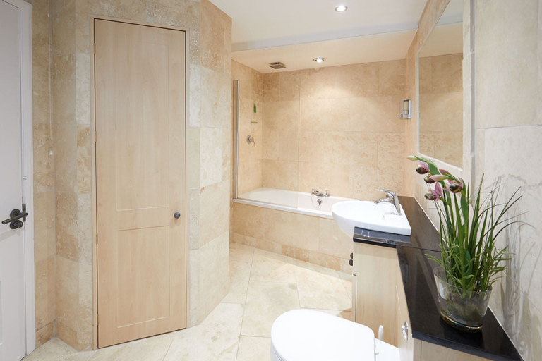 Bathroom 4, Host Stay Muggles Mews, Northumberland