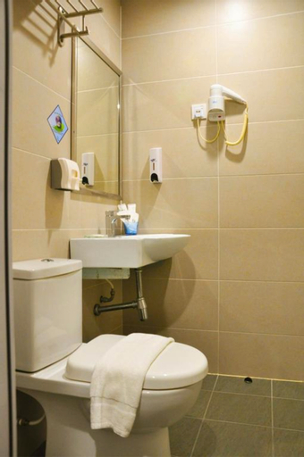 Bathroom 19