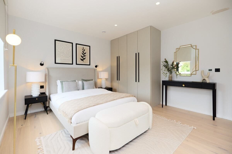 Bedroom 2, The Brondesbury Hideaway - Stylish 3bdr Flat With Balcony + Parking, London