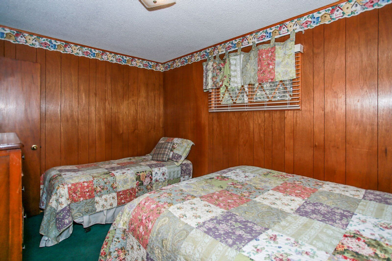 Bedroom 13