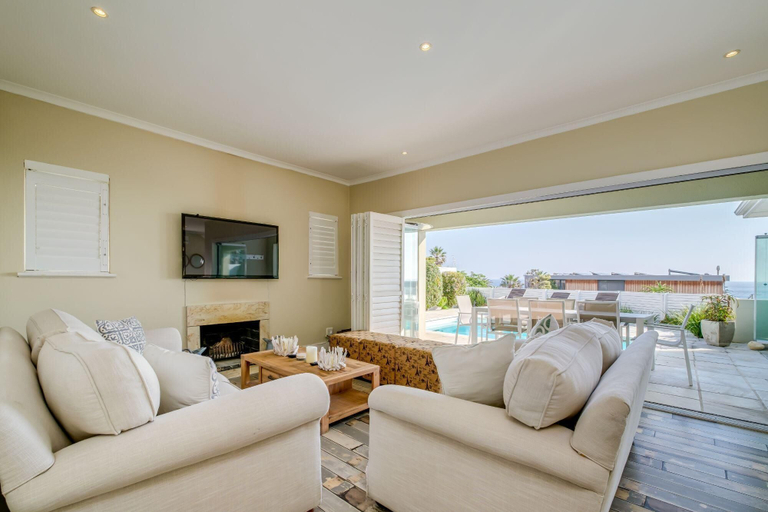 Others 3, Beach-style Camps Bay Home w Pool Garden Barbados, City of Cape Town