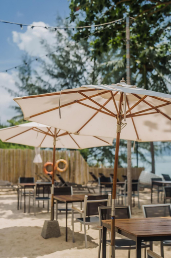 Room 3, Maroon Studio at the Beachfront, Phuket Island