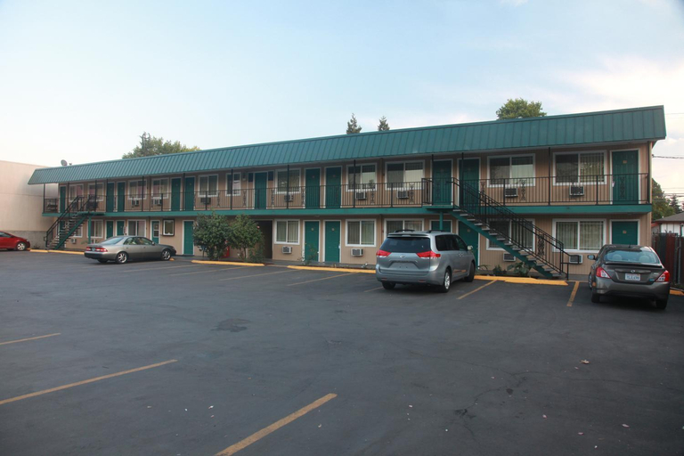 Exterior & Views 5, Executive Motel, Lane