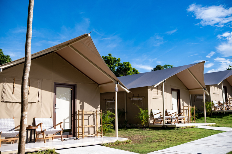 Exterior 4